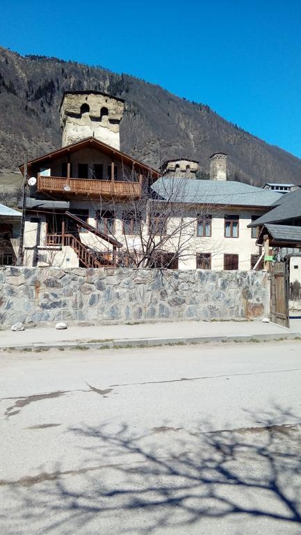 N&N Guest House Mestia Exterior foto
